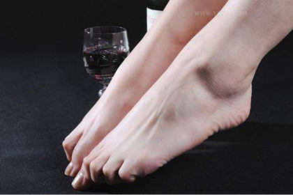 腳相這些特徵的女人