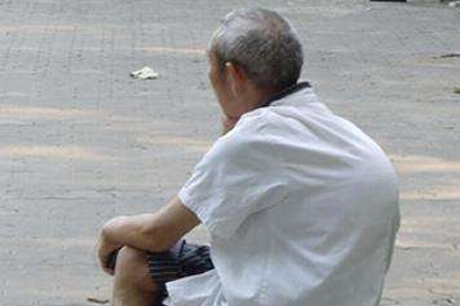 駝背的男人創業會不會成功